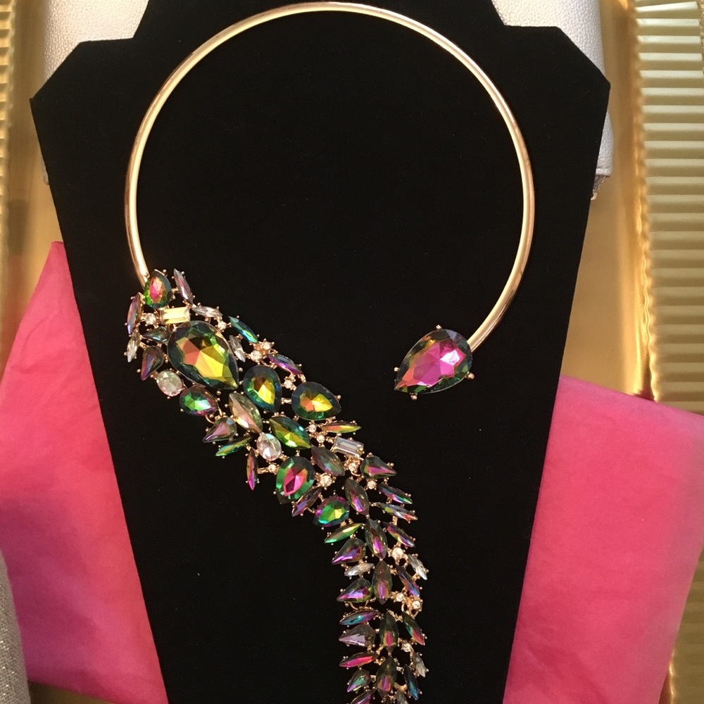 Statement crystal collar necklace